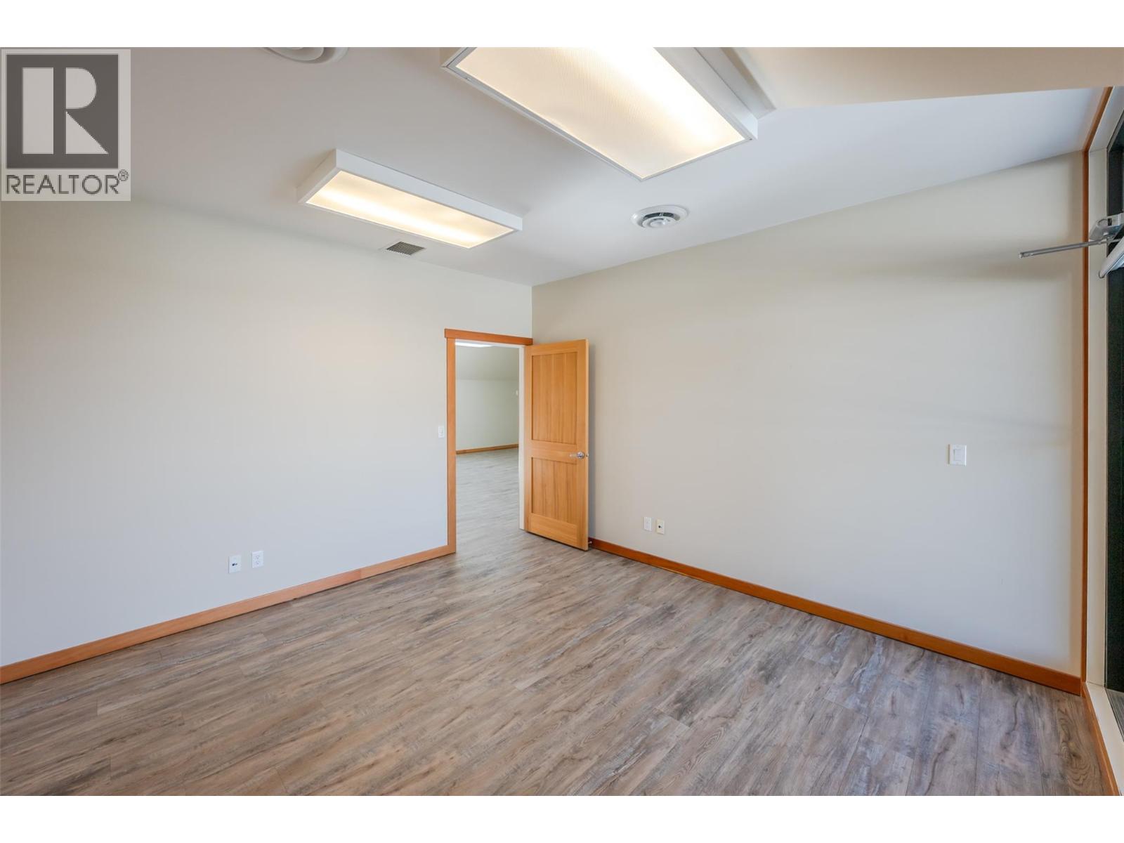 1516 Fairview Road Unit# 301, Penticton, British Columbia  V2A 6A3 - Photo 11 - 10380694