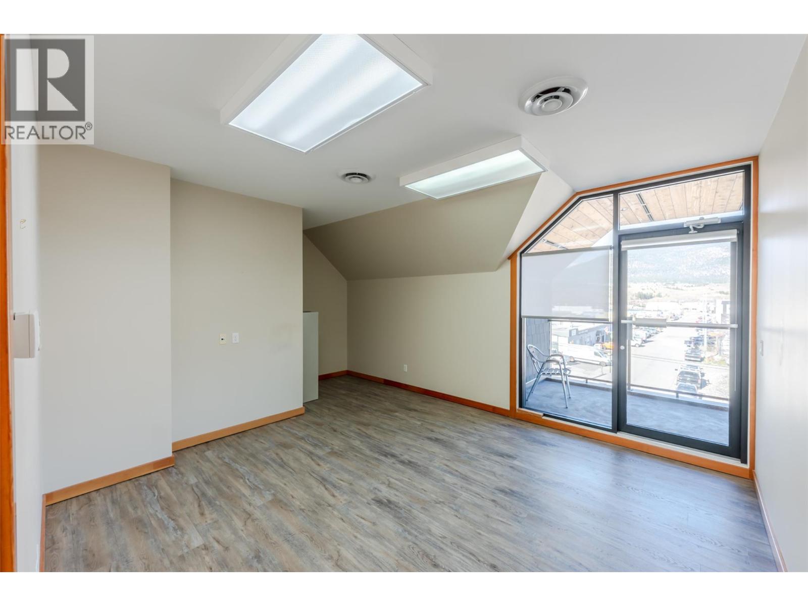 1516 Fairview Road Unit# 301, Penticton, British Columbia  V2A 6A3 - Photo 8 - 10380694