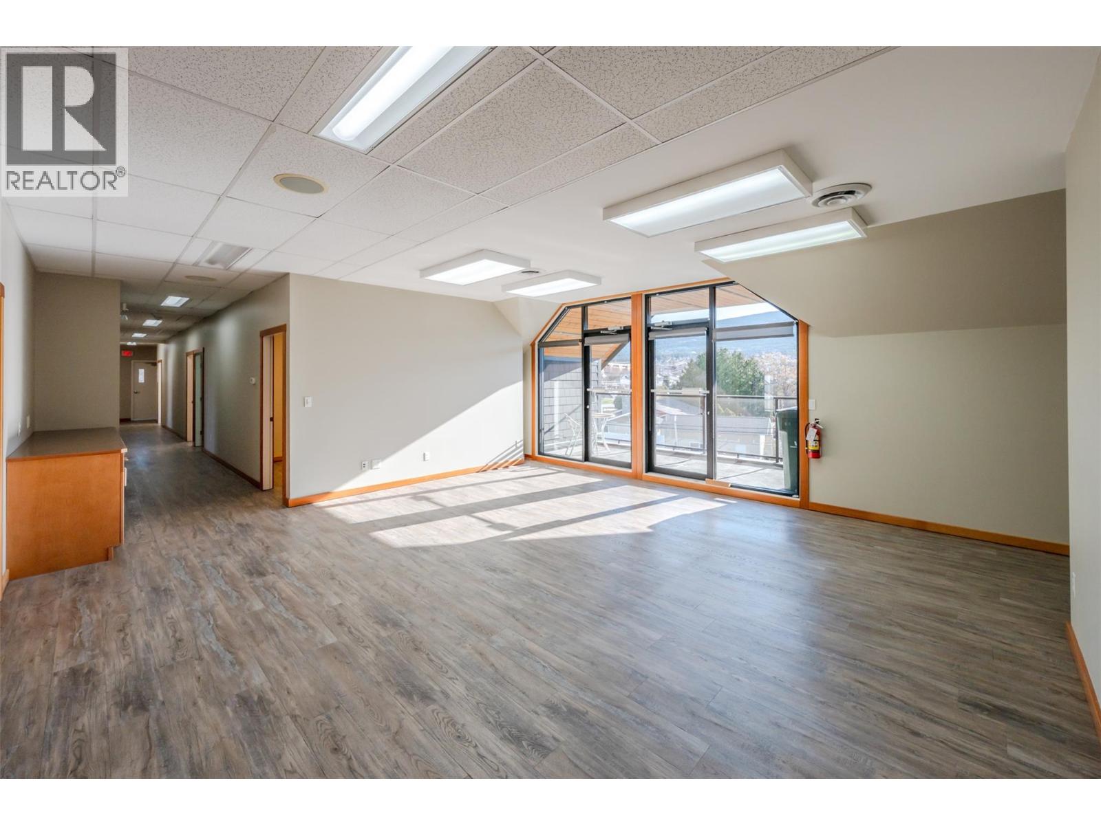 1516 Fairview Road Unit# 301, Penticton, British Columbia  V2A 6A3 - Photo 3 - 10380694