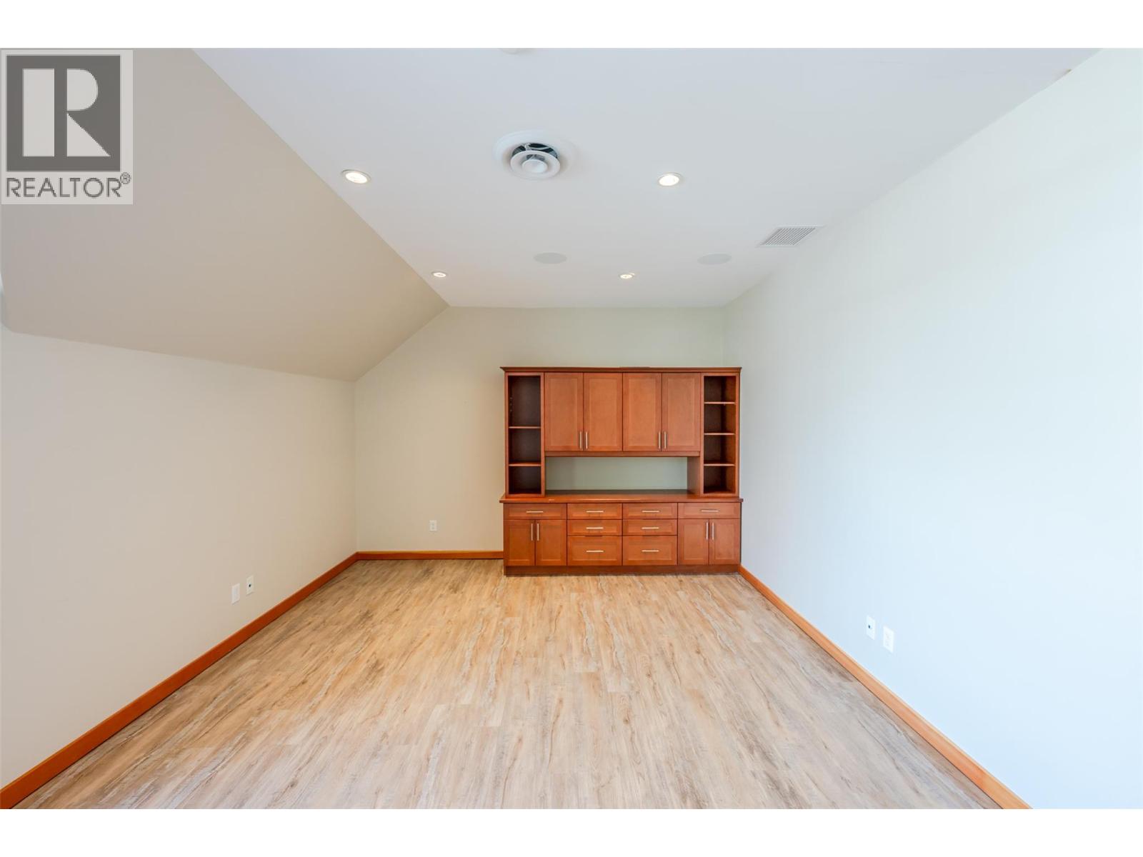 1516 Fairview Road Unit# 301, Penticton, British Columbia  V2A 6A3 - Photo 26 - 10380694