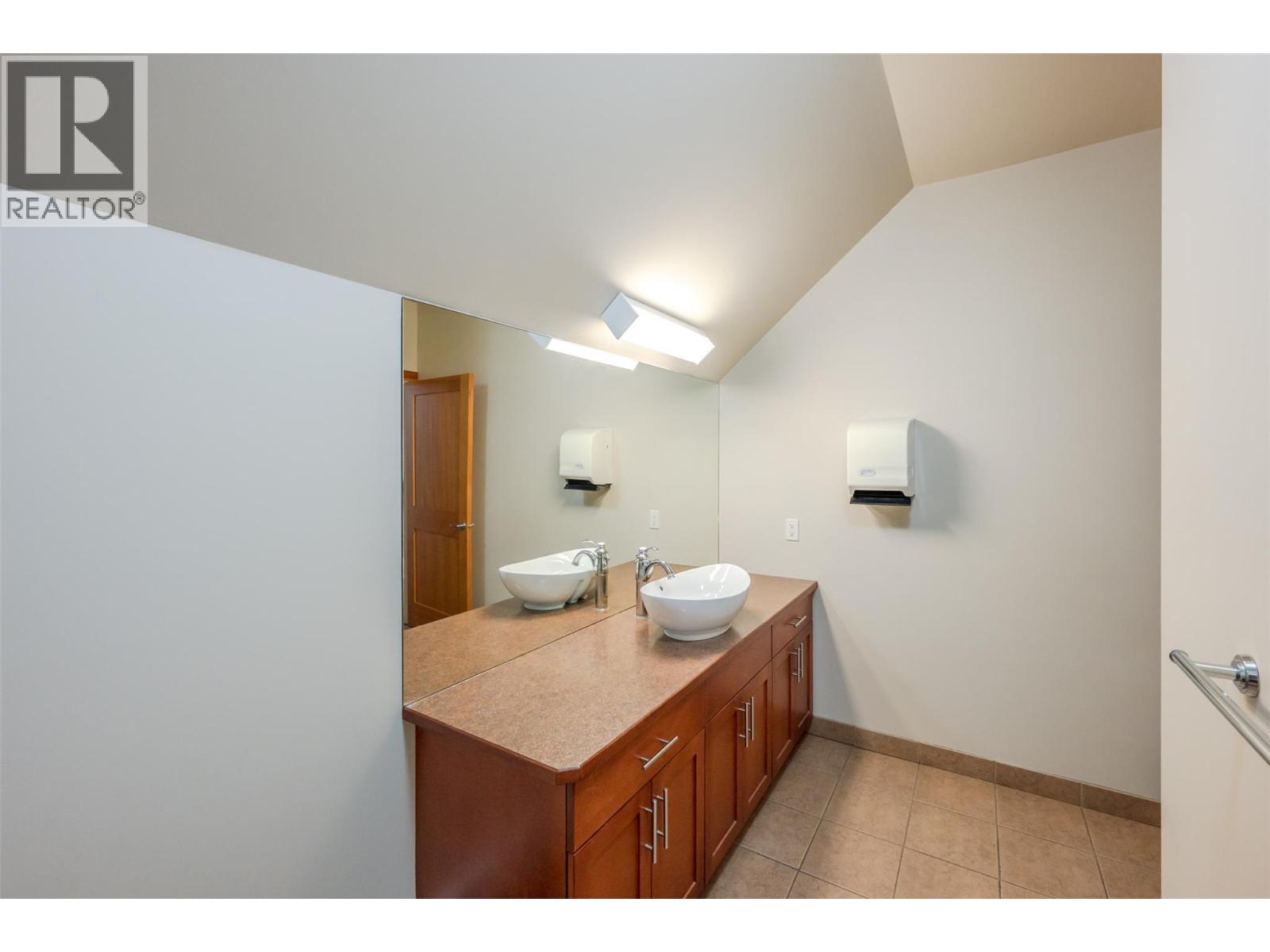 1516 Fairview Road Unit# 301, Penticton, British Columbia  V2A 6A3 - Photo 17 - 10380694