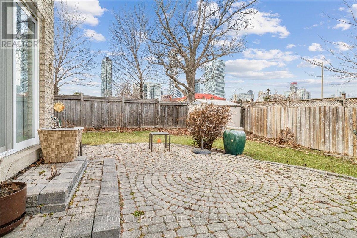 3561 Old Orchard Park Drive, Mississauga, Ontario  L5B 4E3 - Photo 41 - W12888716