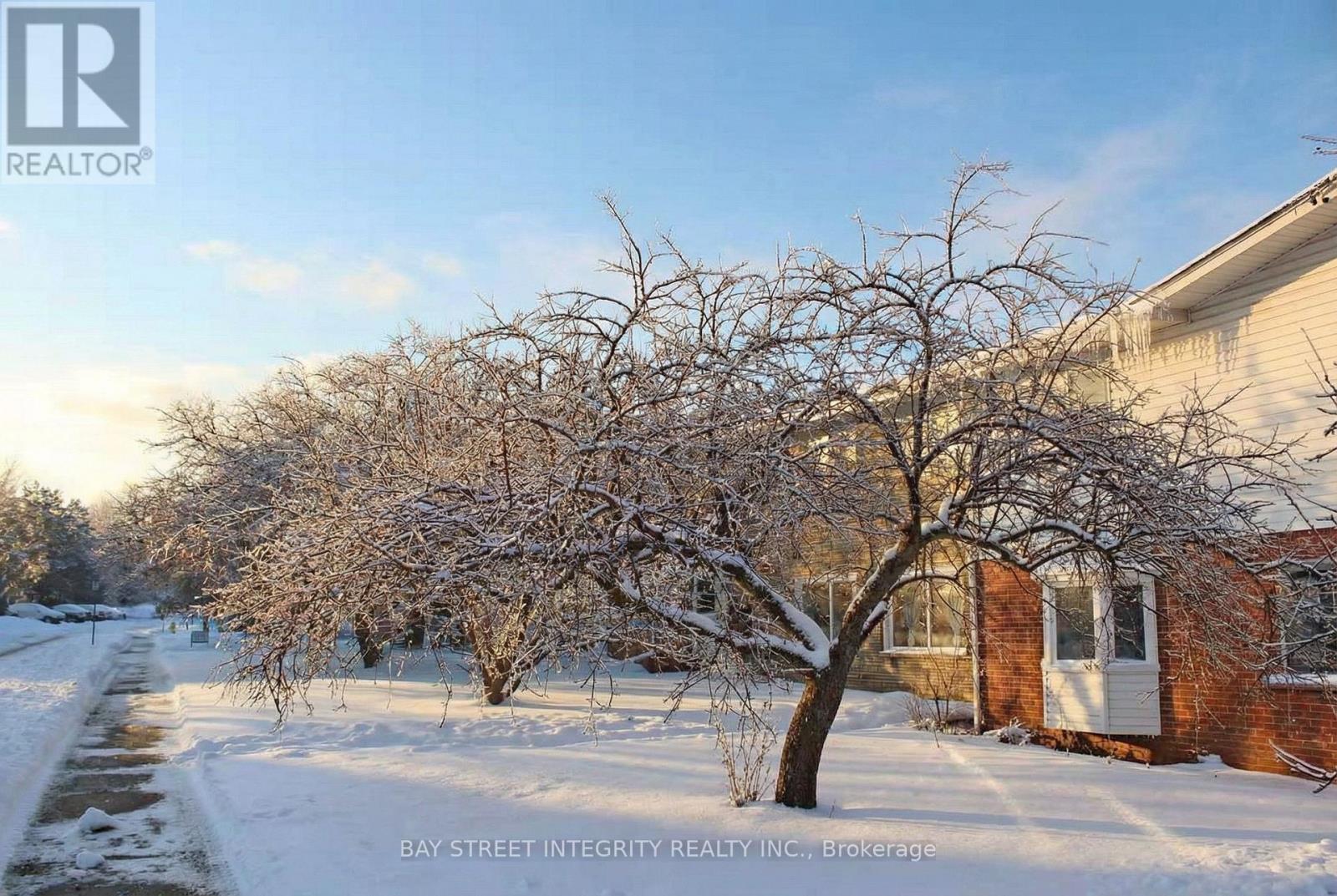 248 Westcourt Place, Waterloo, Ontario N2L 2R7 - Photo 13 - X12927980