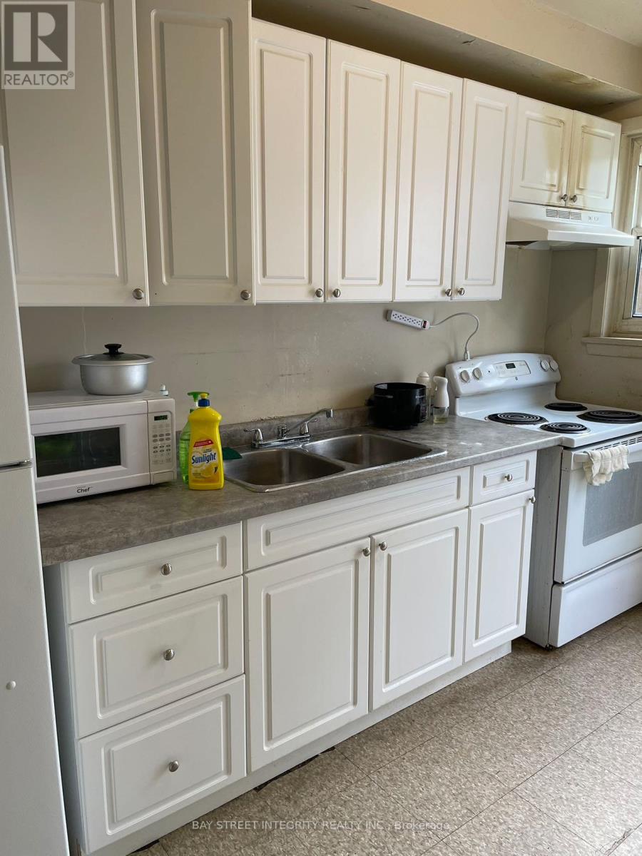 248 Westcourt Place, Waterloo, Ontario N2L 2R7 - Photo 9 - X12927980