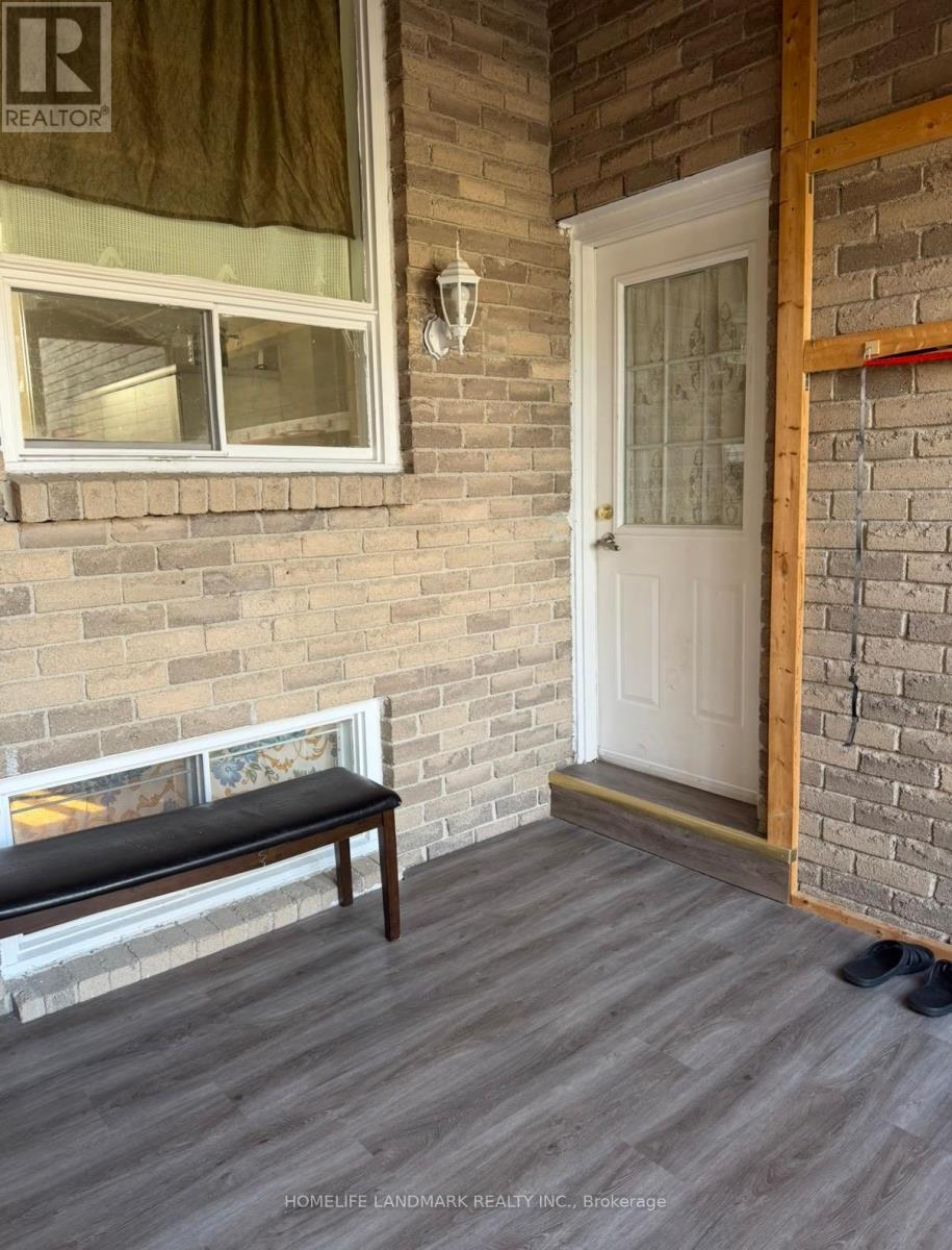 58 Muirlands Drive, Toronto (Milliken), Ontario  M1V 2B4 - Photo 2 - E12929366