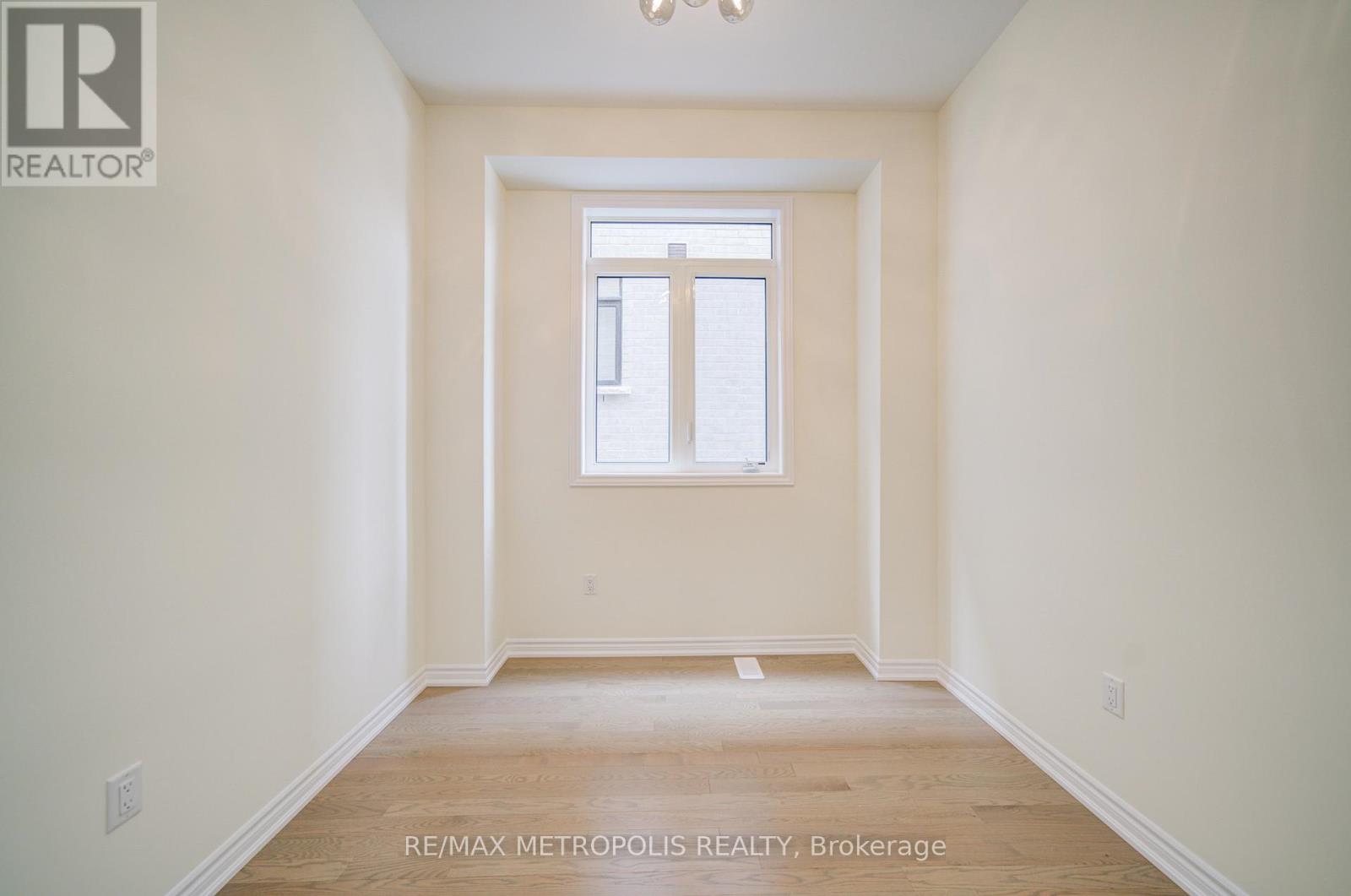 19 Kane Crescent, Aurora, Ontario  L4G 0C5 - Photo 10 - N12929274