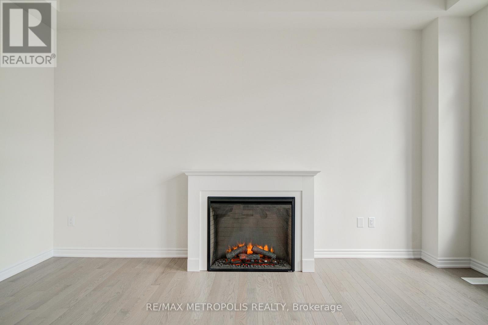 19 Kane Crescent, Aurora, Ontario  L4G 0C5 - Photo 15 - N12929274