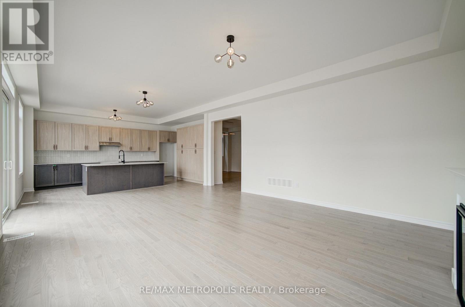 19 Kane Crescent, Aurora, Ontario  L4G 0C5 - Photo 17 - N12929274