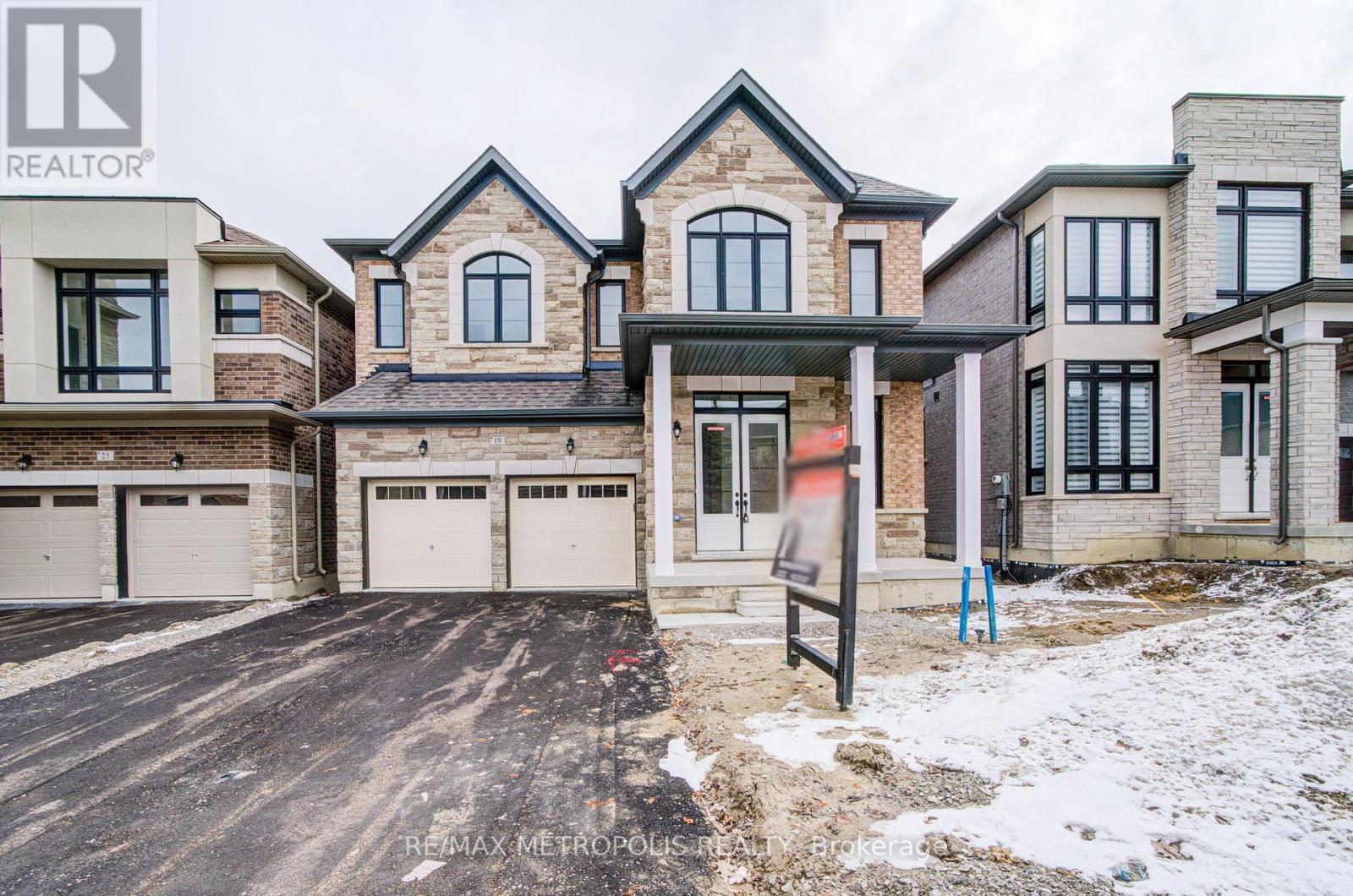 19 Kane Crescent, Aurora, Ontario  L4G 0C5 - Photo 2 - N12929274