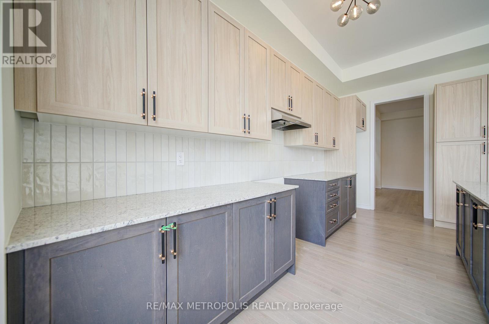 19 Kane Crescent, Aurora, Ontario  L4G 0C5 - Photo 21 - N12929274