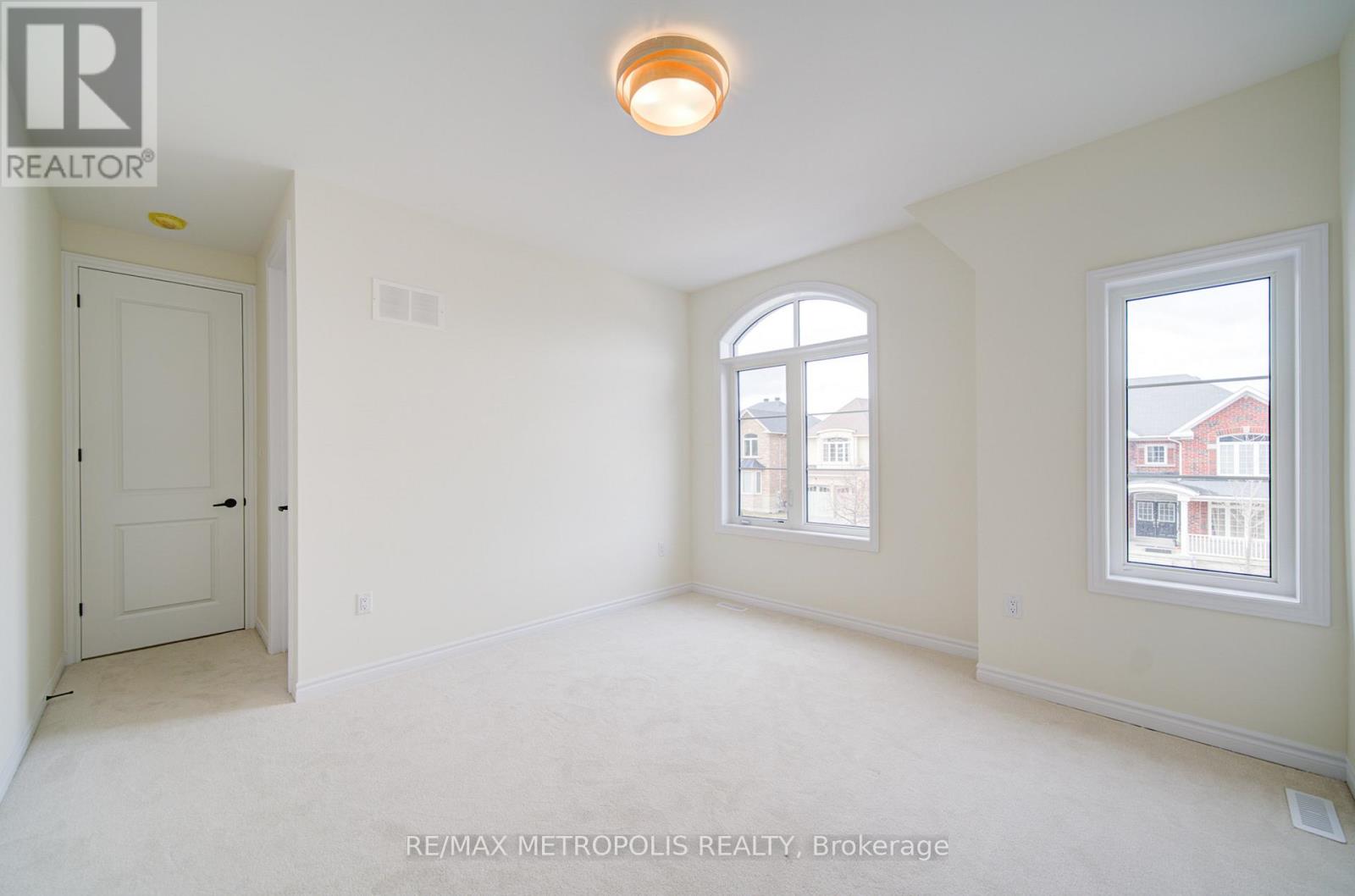 19 Kane Crescent, Aurora, Ontario  L4G 0C5 - Photo 35 - N12929274