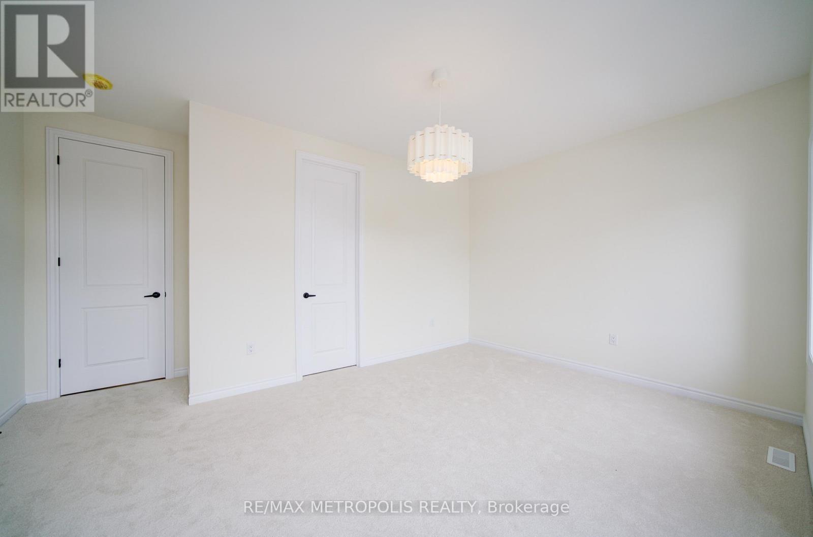 19 Kane Crescent, Aurora, Ontario  L4G 0C5 - Photo 36 - N12929274