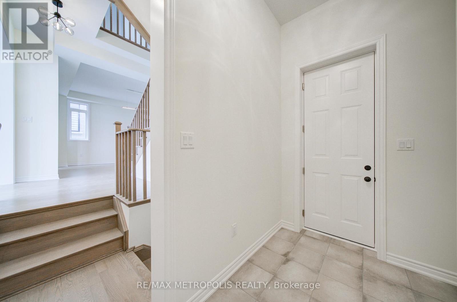 19 Kane Crescent, Aurora, Ontario  L4G 0C5 - Photo 46 - N12929274