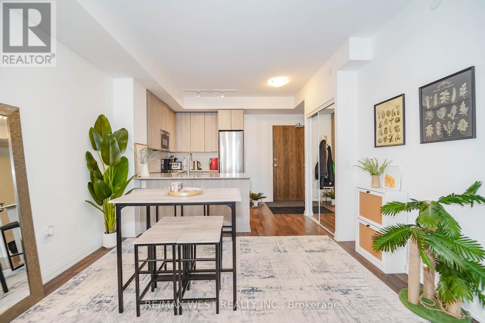 229 - 99 Eagle Rock Way, Vaughan, Ontario  L6A 5A7 - Photo 3 - N12929282