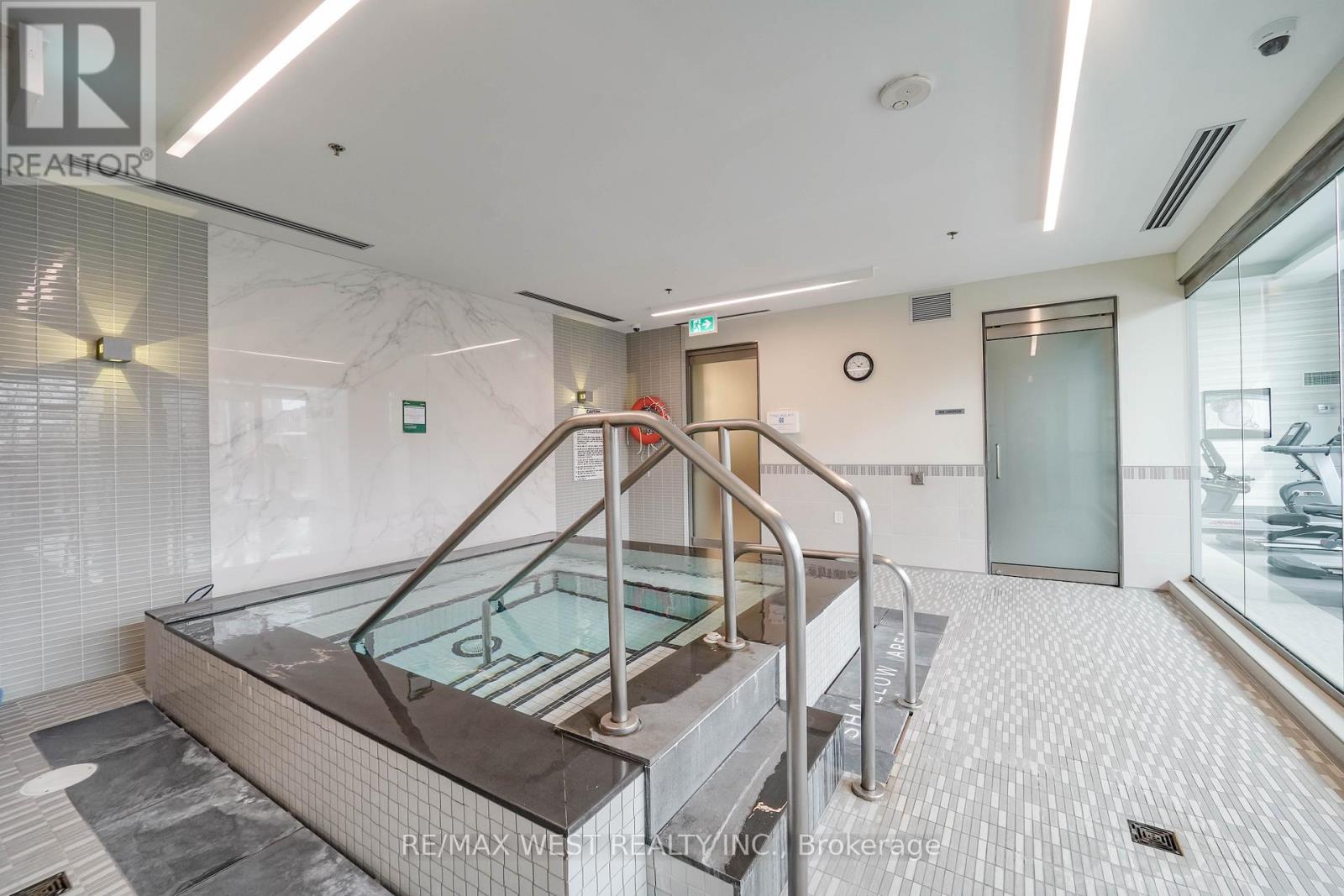 229 - 99 Eagle Rock Way, Vaughan, Ontario  L6A 5A7 - Photo 9 - N12929282