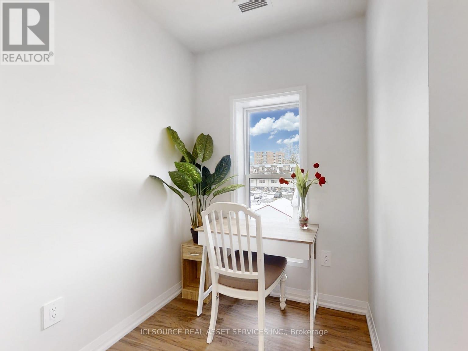 809 - 233 Dunlop Street W, Barrie, Ontario  M6C 1C1 - Photo 2 - S12929446