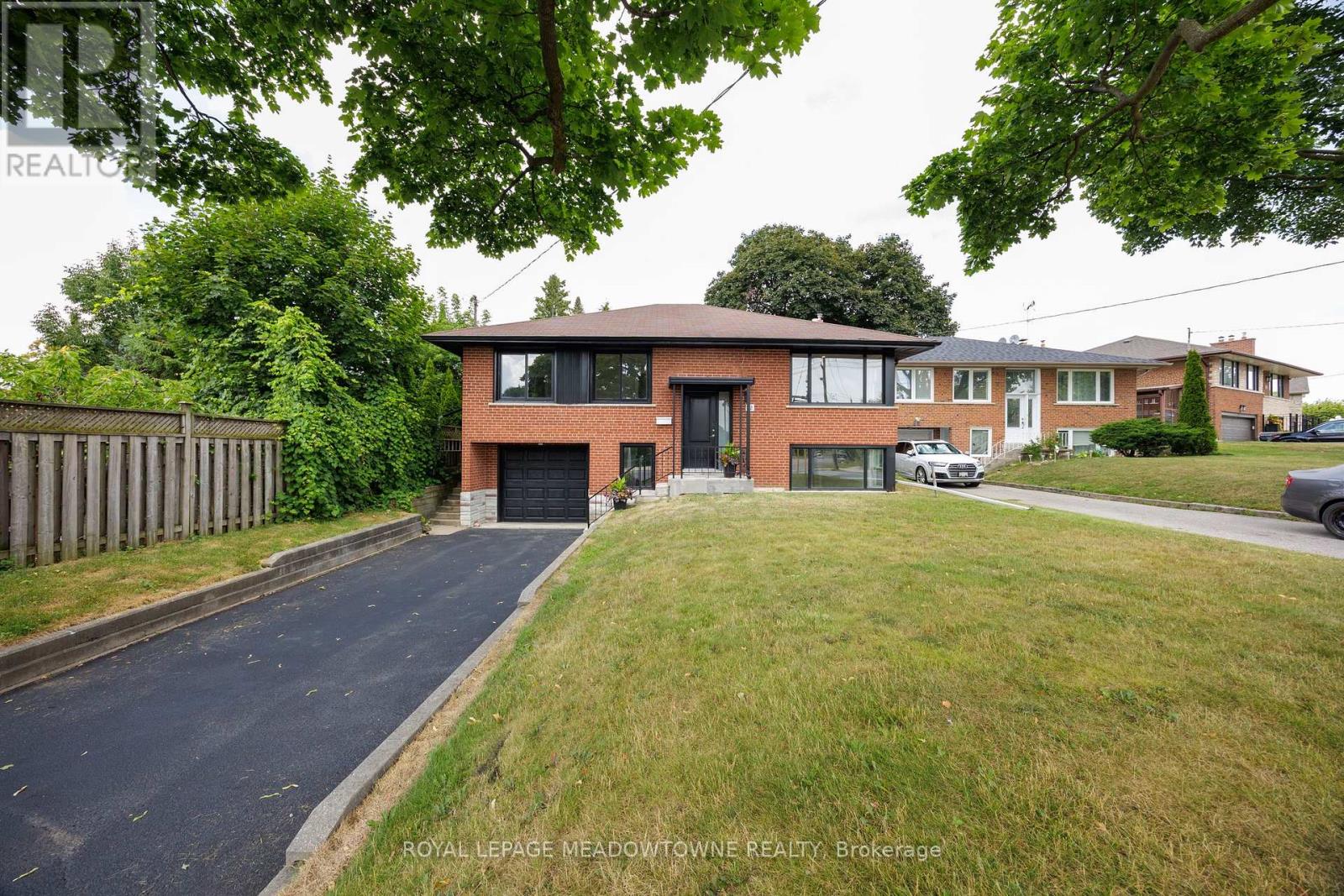 92 THE WESTWAY, Toronto, Ontario