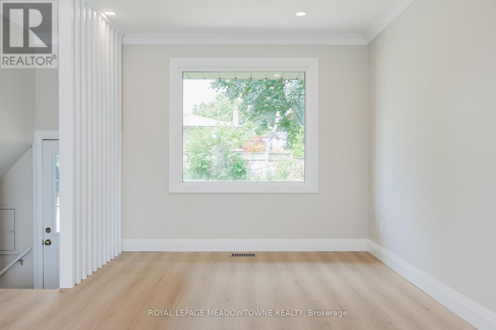 92 The Westway, Toronto (Kingsview Village-The Westway), Ontario  M9P 2B2 - Photo 10 - W12929214