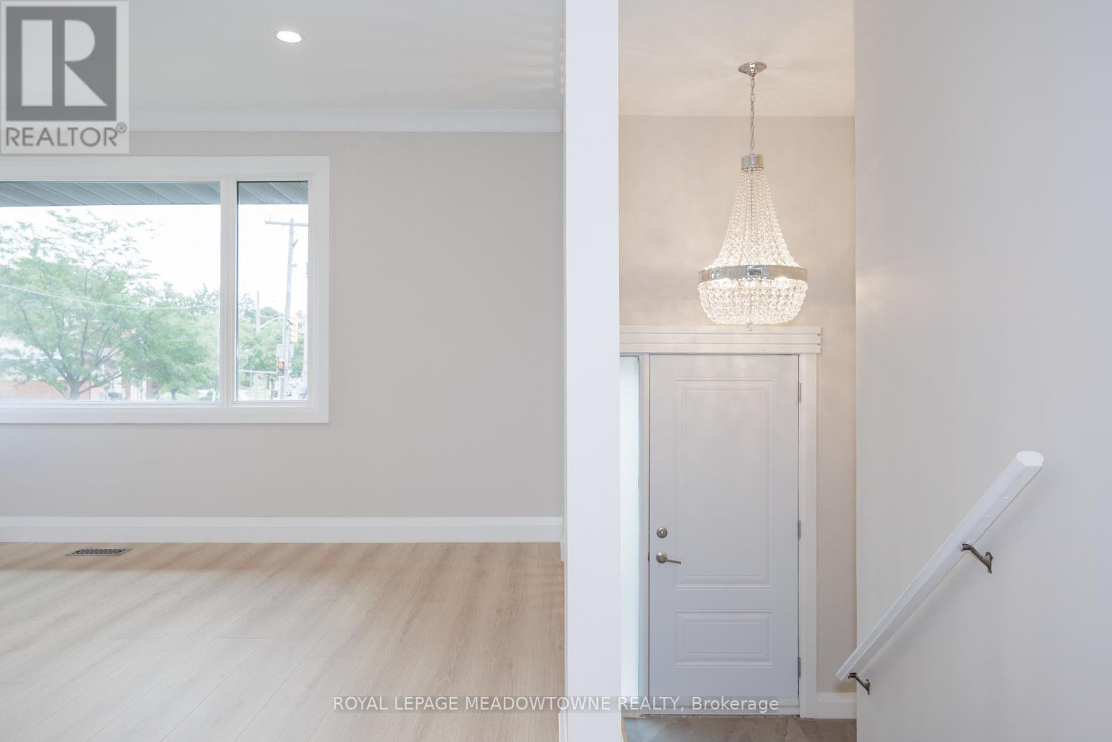 92 The Westway, Toronto (Kingsview Village-The Westway), Ontario  M9P 2B2 - Photo 19 - W12929214