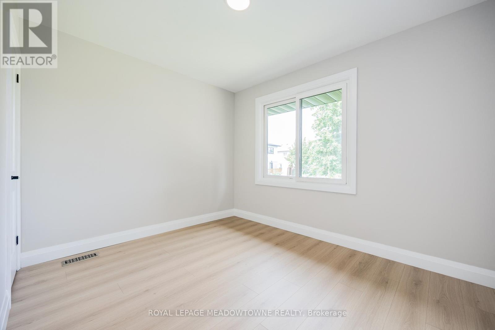 92 The Westway, Toronto (Kingsview Village-The Westway), Ontario  M9P 2B2 - Photo 30 - W12929214