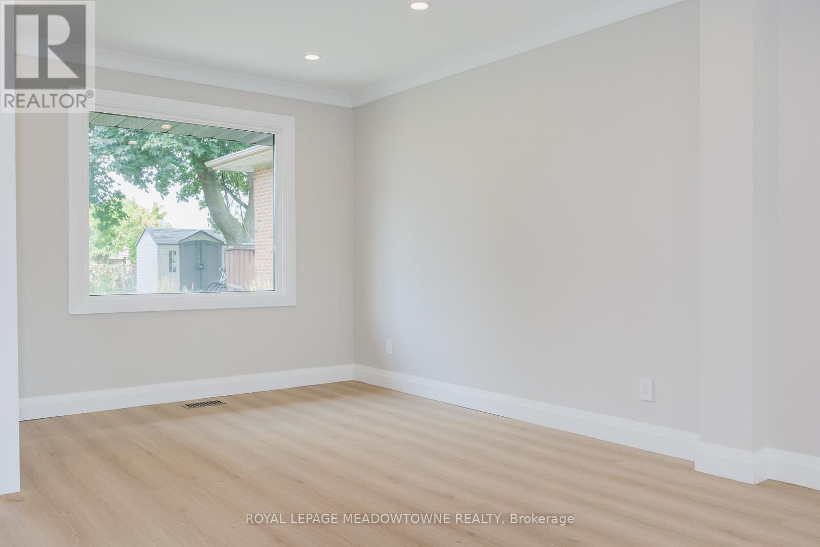 92 The Westway, Toronto (Kingsview Village-The Westway), Ontario  M9P 2B2 - Photo 9 - W12929214