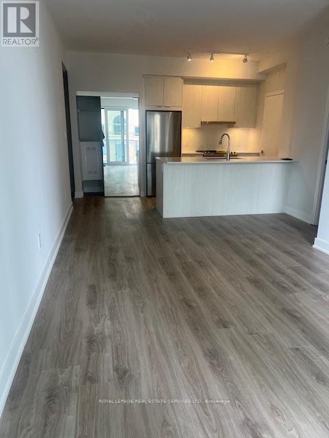 601 - 430 Square One Drive, Mississauga, Ontario  L5B 3Y1 - Photo 3 - W12929238