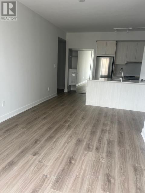 601 - 430 Square One Drive, Mississauga, Ontario  L5B 3Y1 - Photo 4 - W12929238