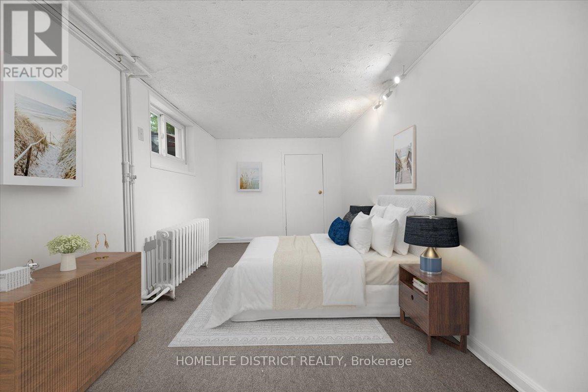 2055 Eglinton Avenue W, Toronto, Ontario  M6E 2K4 - Photo 24 - W12929276