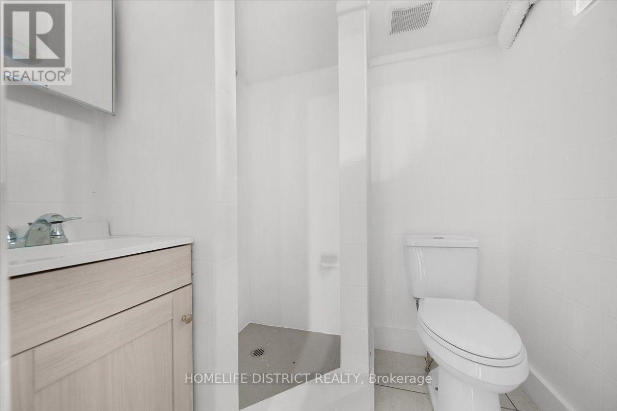 2055 Eglinton Avenue W, Toronto, Ontario  M6E 2K4 - Photo 32 - W12929276