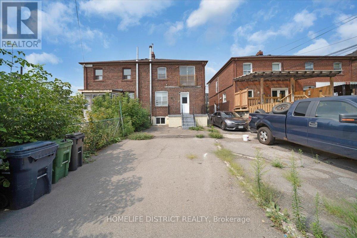 2055 Eglinton Avenue W, Toronto, Ontario  M6E 2K4 - Photo 36 - W12929276