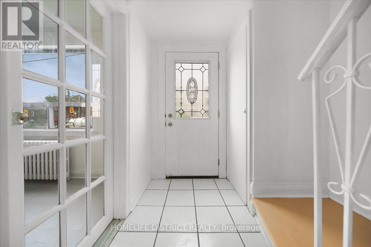 2055 Eglinton Avenue W, Toronto, Ontario  M6E 2K4 - Photo 4 - W12929276