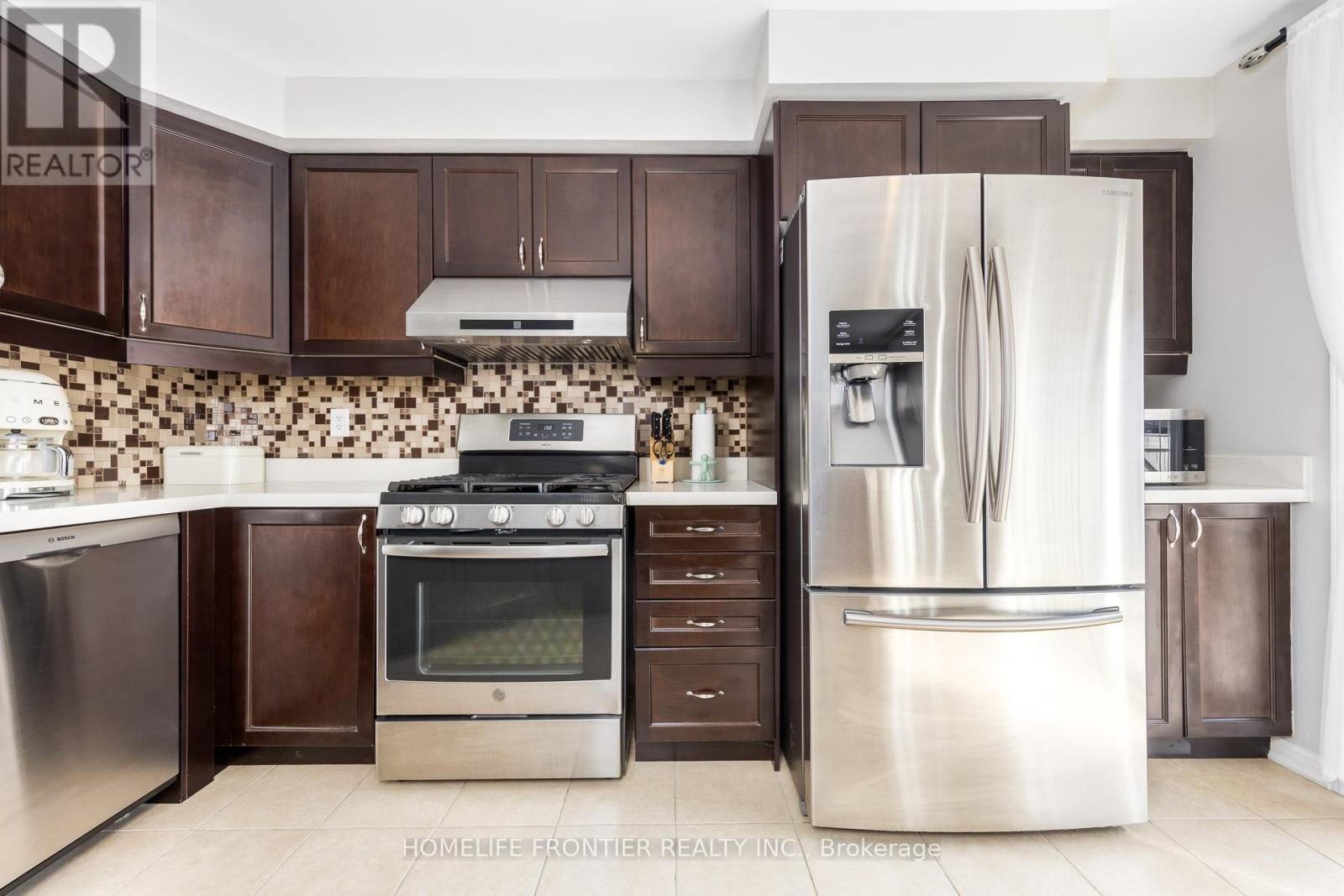 1054 Haxton Heights, Milton, Ontario  L9T 8B9 - Photo 10 - W12929288