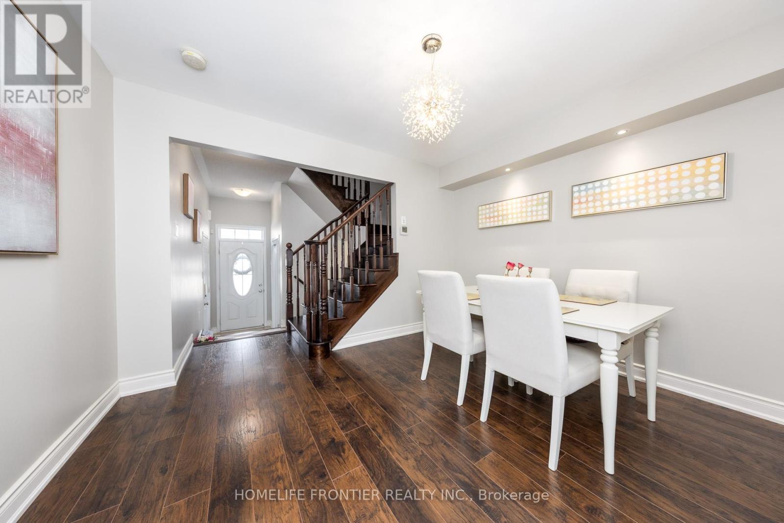 1054 Haxton Heights, Milton, Ontario  L9T 8B9 - Photo 4 - W12929288