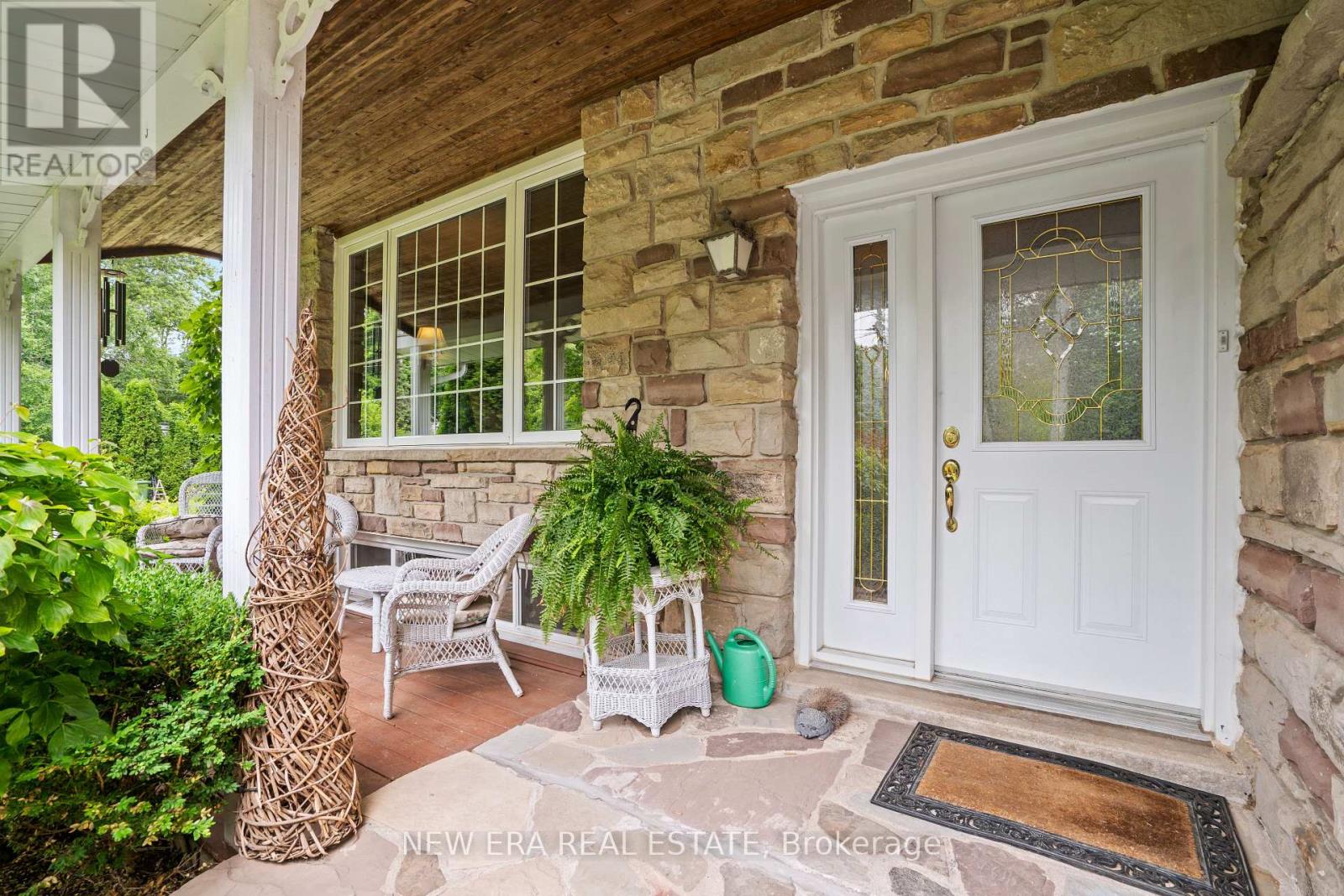 49 Credit Road, Caledon, Ontario  L7C 3J3 - Photo 4 - W12929324