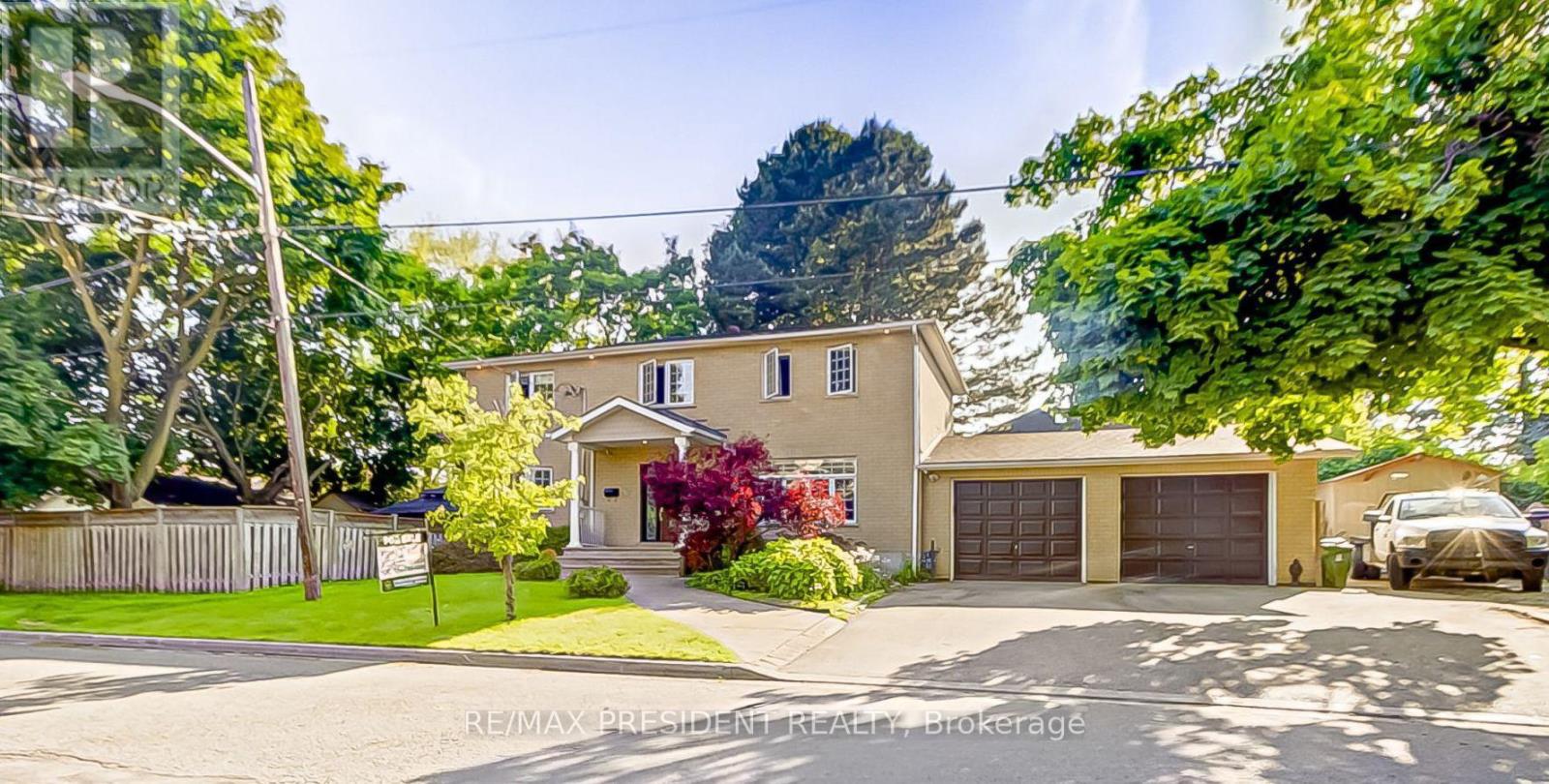 47 HARLOW CRESCENT, Toronto, Ontario