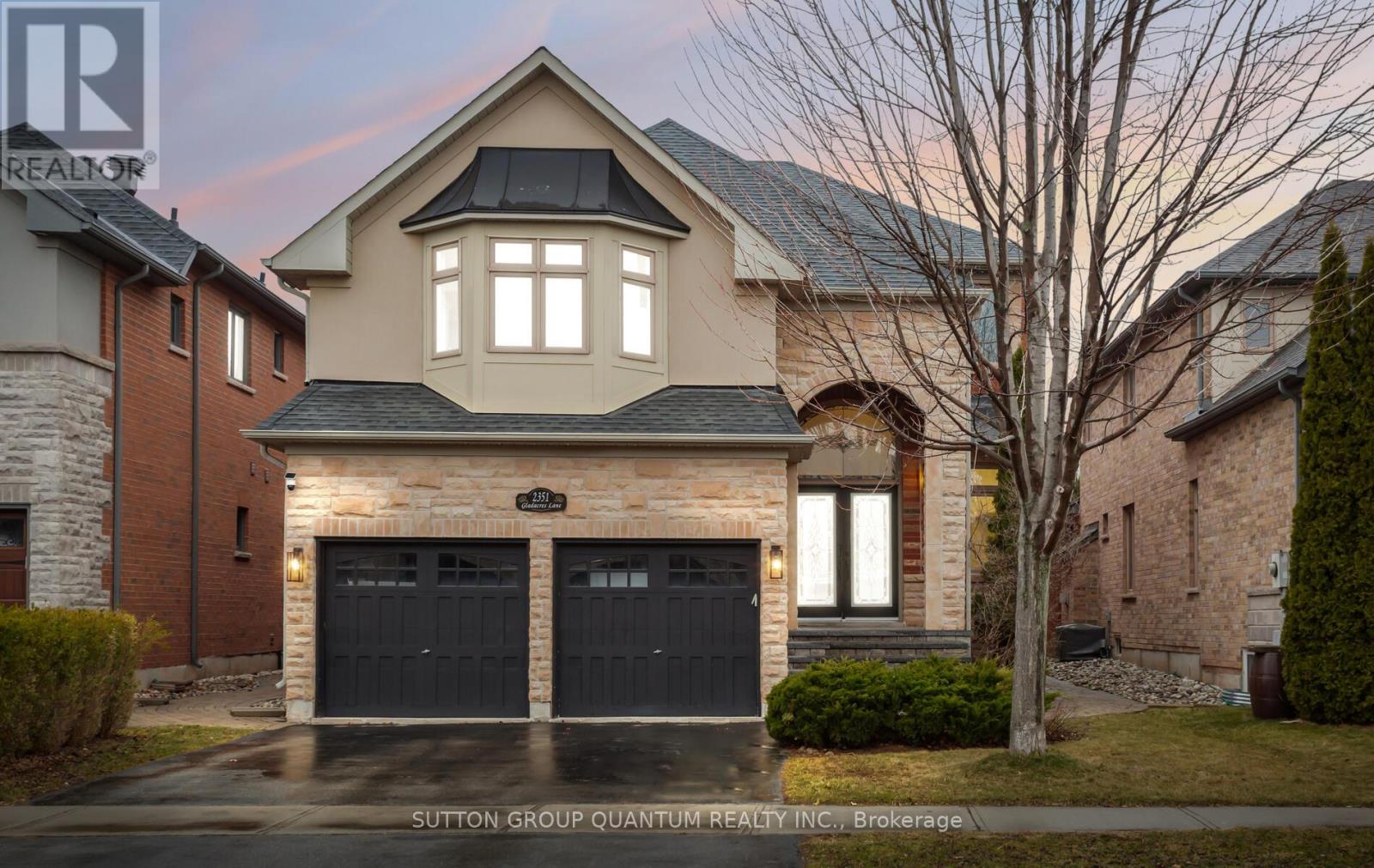 2351 GLADACRES LANE, Oakville, Ontario