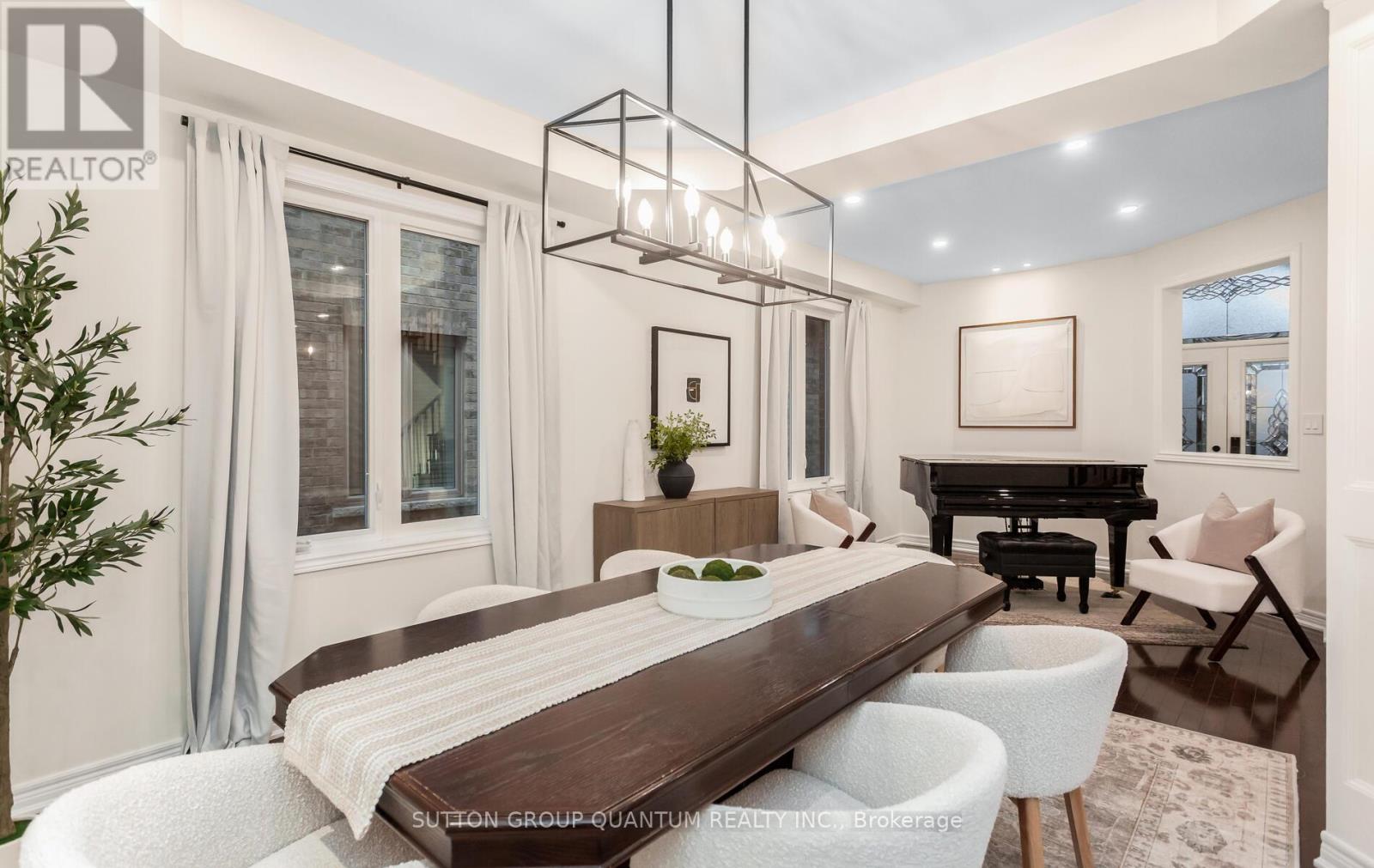 2351 Gladacres Lane, Oakville, Ontario  L6M 0G4 - Photo 11 - W12929330