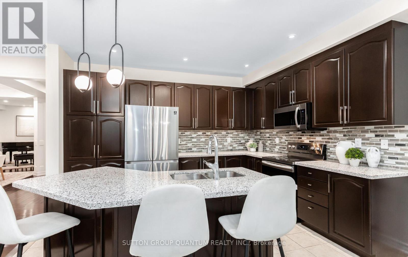 2351 Gladacres Lane, Oakville, Ontario  L6M 0G4 - Photo 21 - W12929330