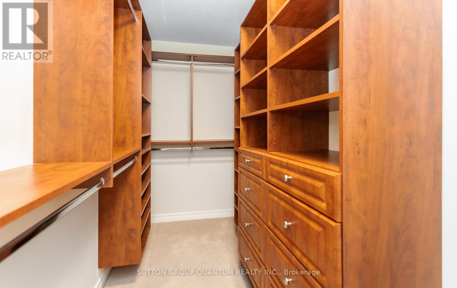 2351 Gladacres Lane, Oakville, Ontario  L6M 0G4 - Photo 31 - W12929330