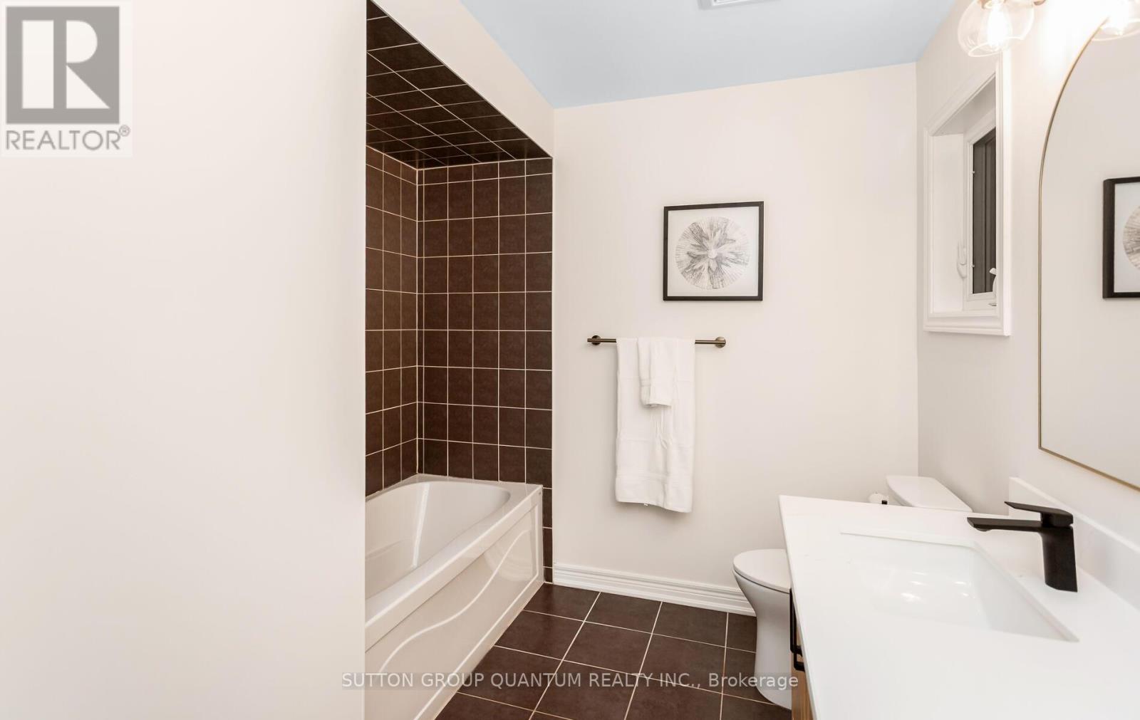 2351 Gladacres Lane, Oakville, Ontario  L6M 0G4 - Photo 40 - W12929330