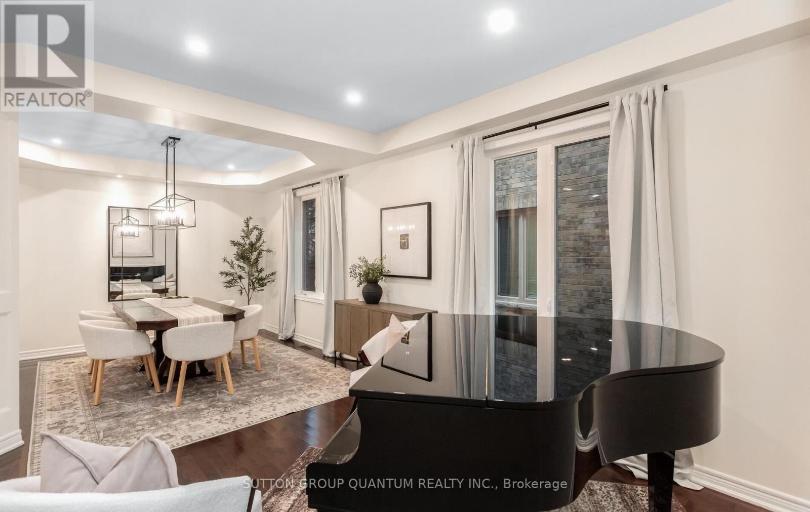 2351 Gladacres Lane, Oakville, Ontario  L6M 0G4 - Photo 5 - W12929330