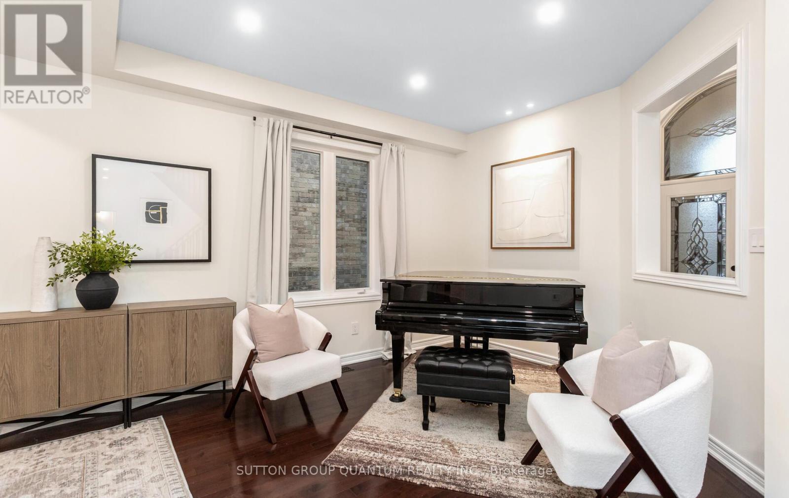 2351 Gladacres Lane, Oakville, Ontario  L6M 0G4 - Photo 6 - W12929330