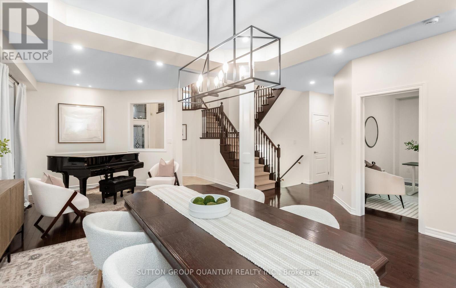 2351 Gladacres Lane, Oakville, Ontario  L6M 0G4 - Photo 9 - W12929330