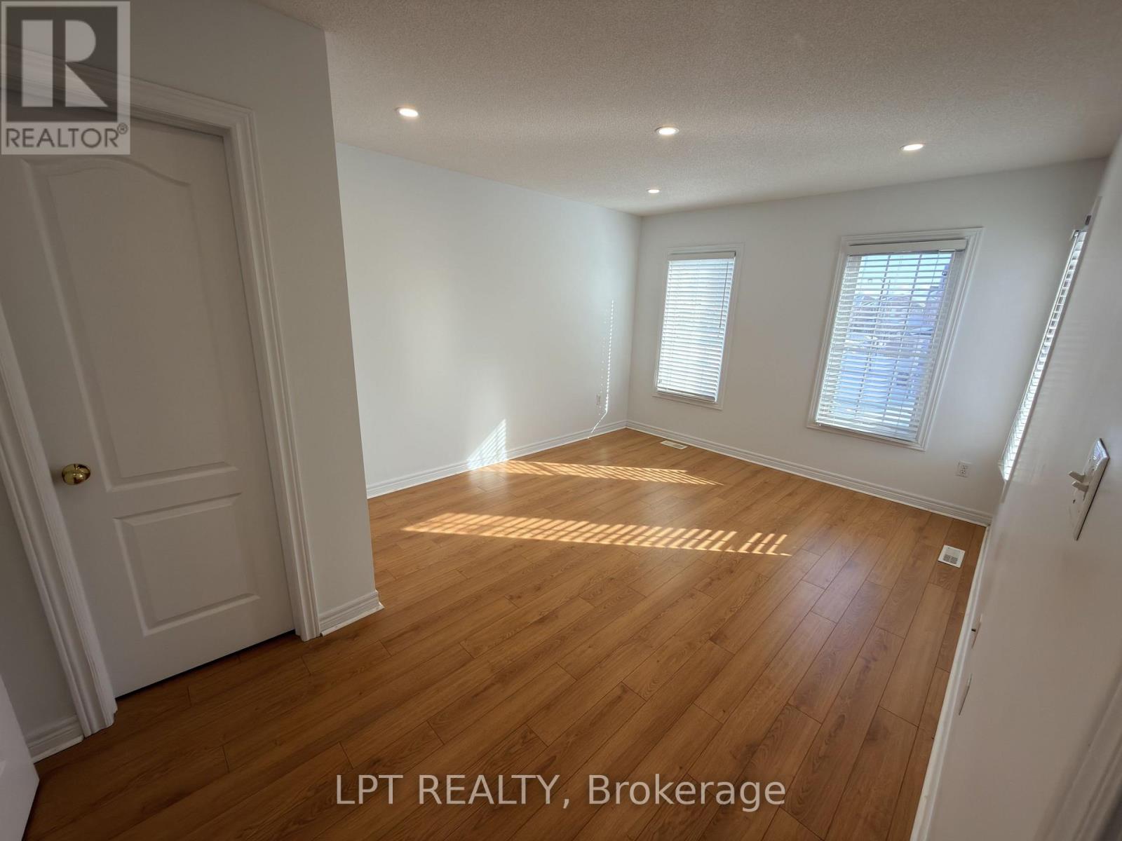 38 Silent Pond Crescent, Brampton, Ontario  L6V 4R6 - Photo 11 - W12929384