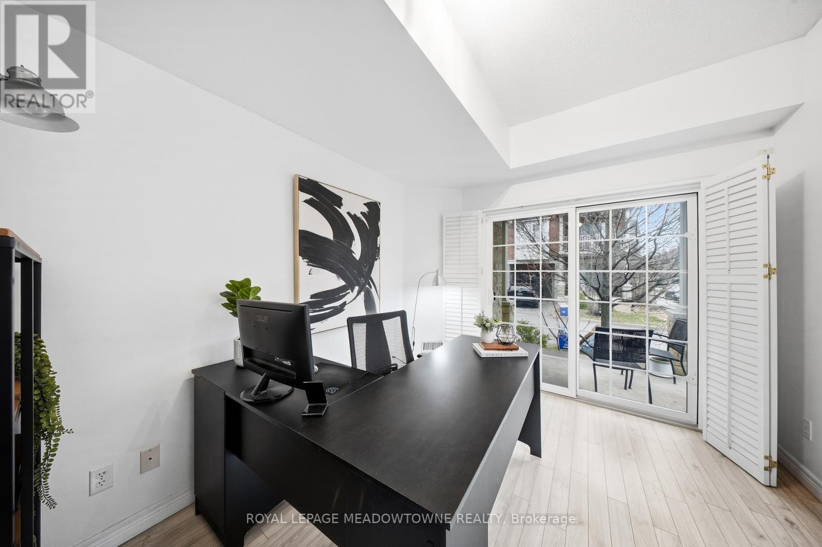 624 Maude Common, Burlington, Ontario  L7L 0C7 - Photo 10 - W12929402