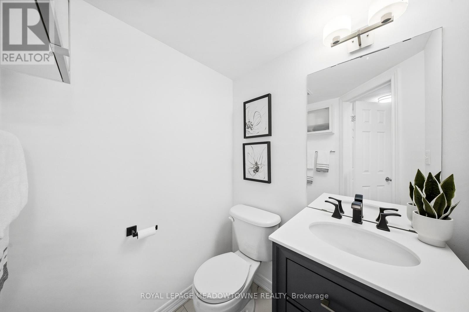 624 Maude Common, Burlington, Ontario  L7L 0C7 - Photo 18 - W12929402