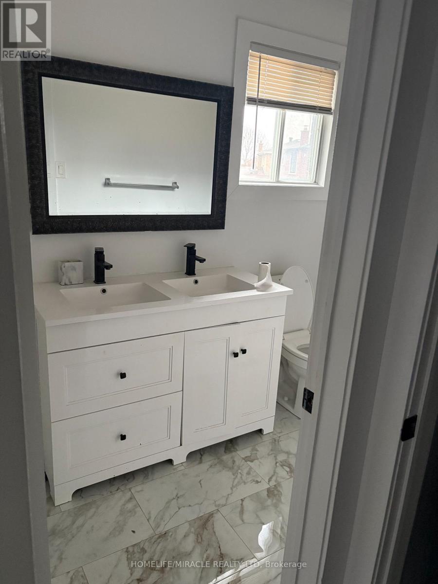 21 Ecclestone Drive, Brampton, Ontario  L6X 3N7 - Photo 10 - W12929406