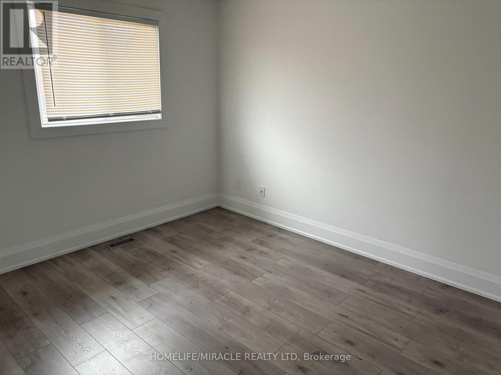 21 Ecclestone Drive, Brampton, Ontario  L6X 3N7 - Photo 8 - W12929406