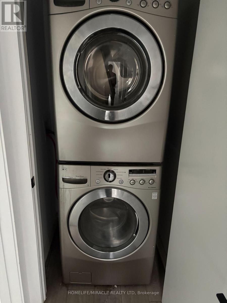 21 Ecclestone Drive, Brampton, Ontario  L6X 3N7 - Photo 9 - W12929406