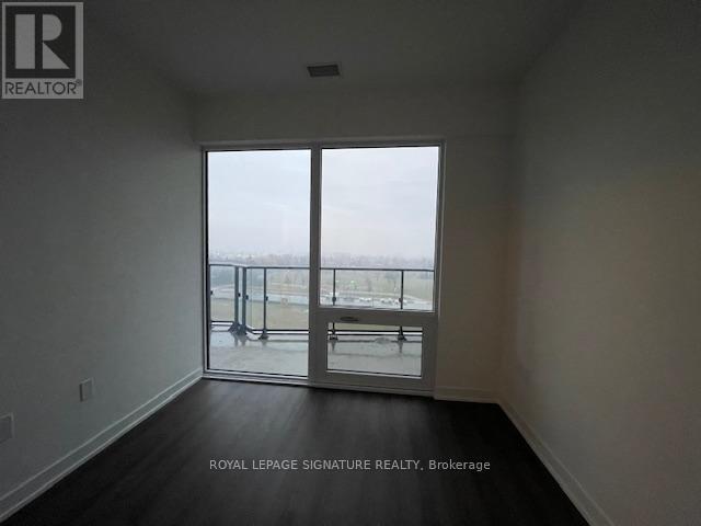 518 - 448 Burnhamthorpe Road W, Mississauga, Ontario  L5B 2C4 - Photo 11 - W12929408